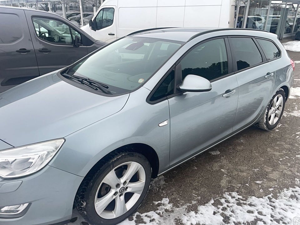 Opel Astra 1,4 T 140 Enjoy Sports Tourer 5d