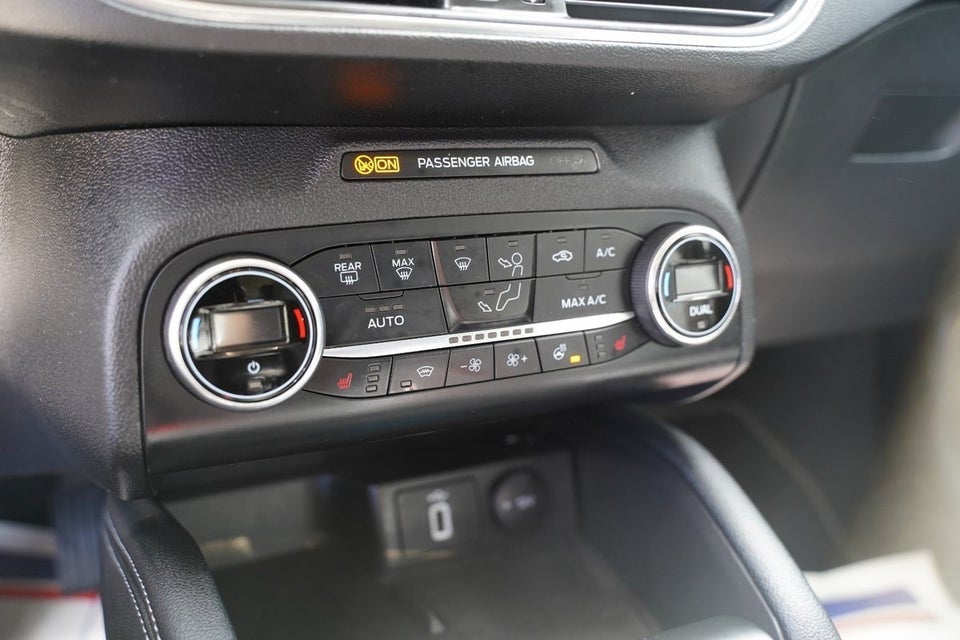 Ford Focus 1,0 EcoBoost mHEV Titanium 5d