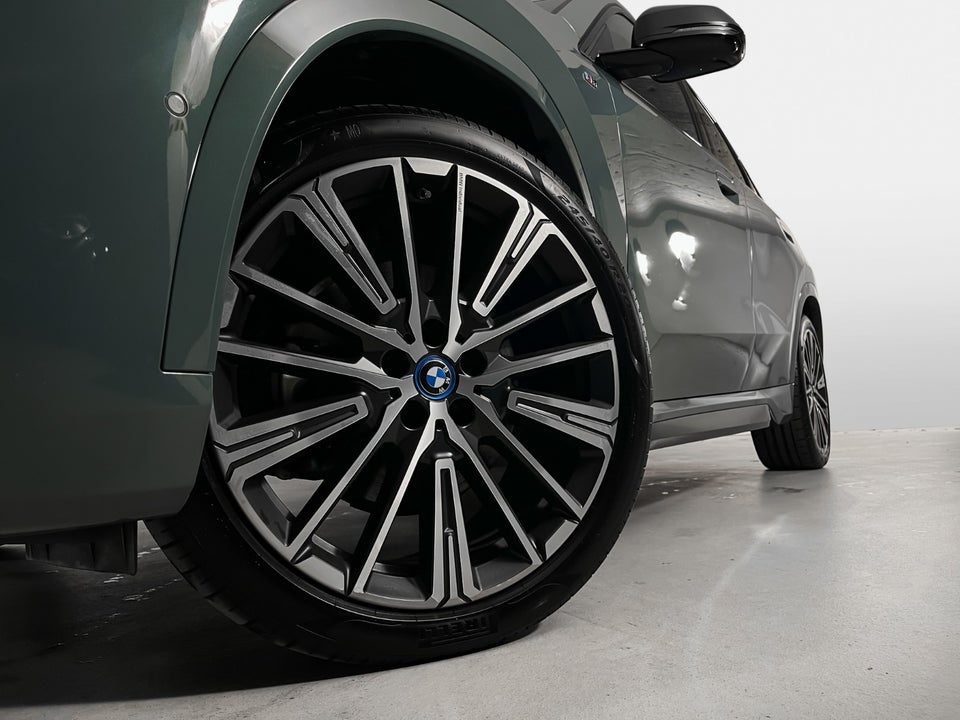 BMW iX1 xDrive30 M-Sport 5d