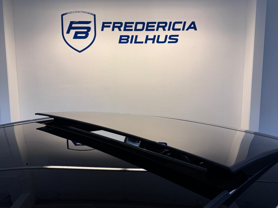 Mercedes E500 4,7 AMG Line aut. 4Matic 4d