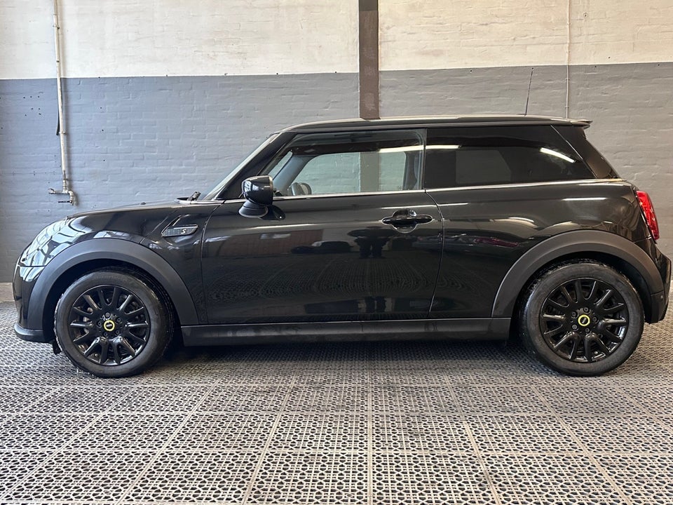 MINI Cooper SE Essential 3d