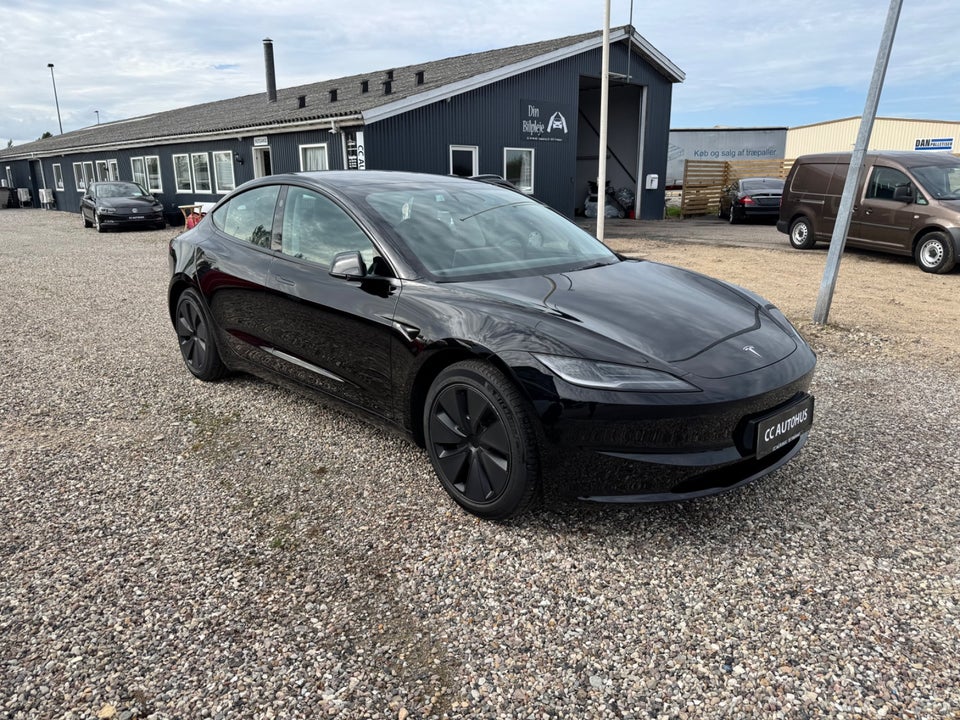 Tesla Model 3 RWD 4d