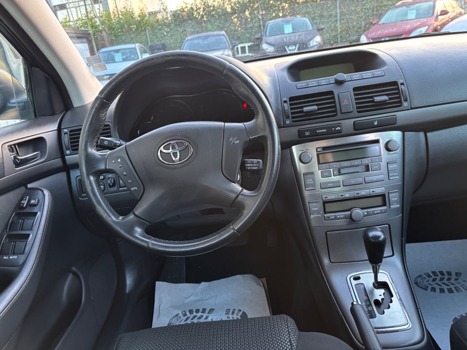 Toyota Avensis 2,4 Sol stc. aut. 5d