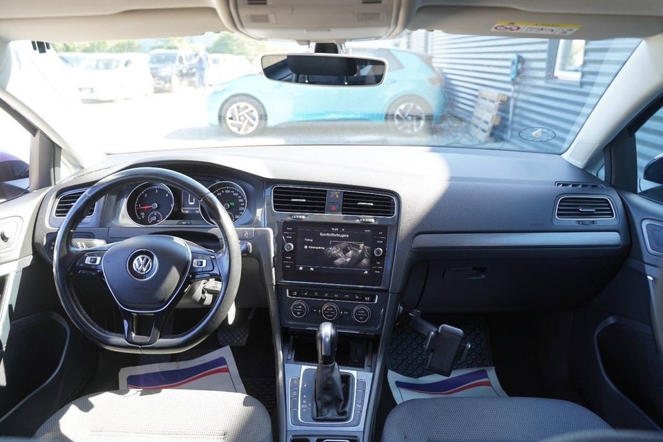 VW Golf VII 2,0 TDi 150 Comfortline Connect Variant DSG Van 5d