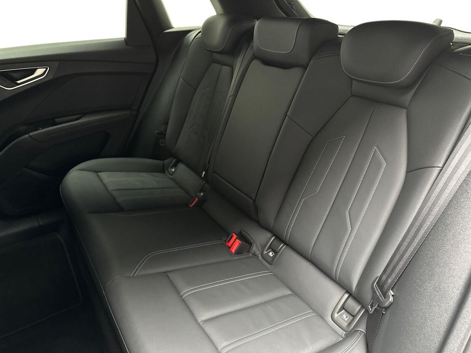 Audi Q4 e-tron 40 S-line 5d