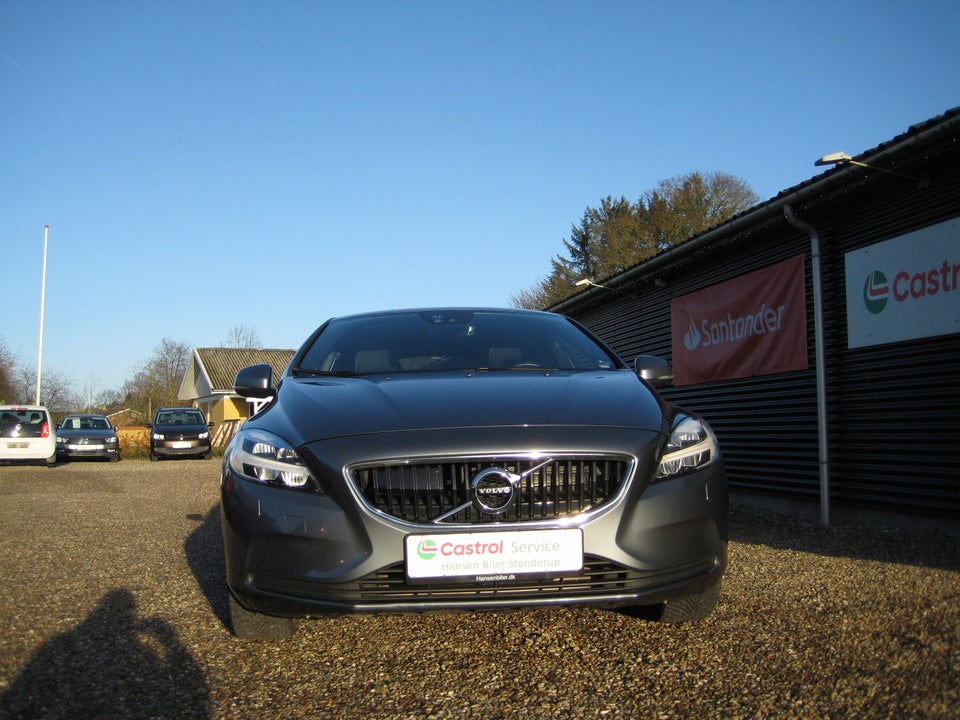 Volvo V40 2,0 D3 150 Momentum aut. 5d
