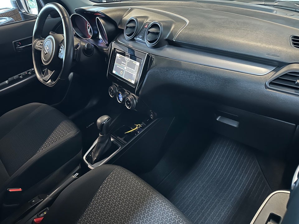 Suzuki Swift 1,2 mHybrid Exclusive CVT 5d