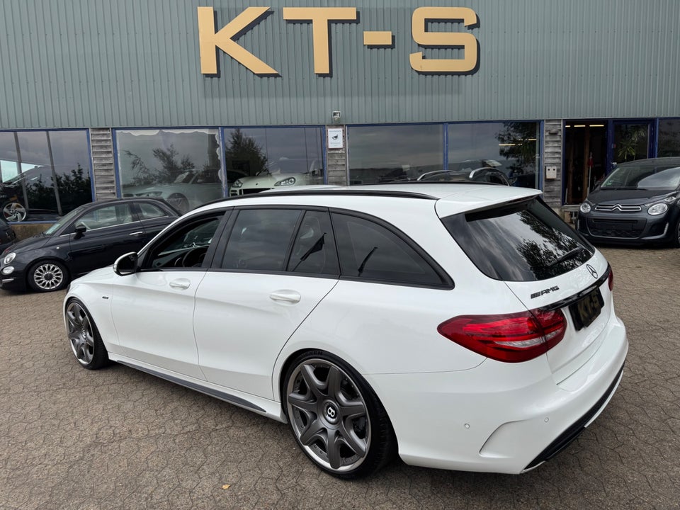 Mercedes C400 3,0 AMG Line stc. aut. 4Matic 5d