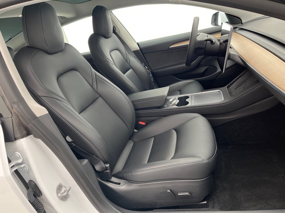 Tesla Model 3 RWD 4d