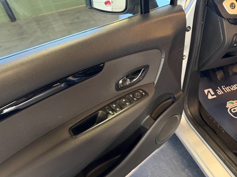 Renault Grand Scenic III 1,6 dCi 130 Dynamique 7prs 5d