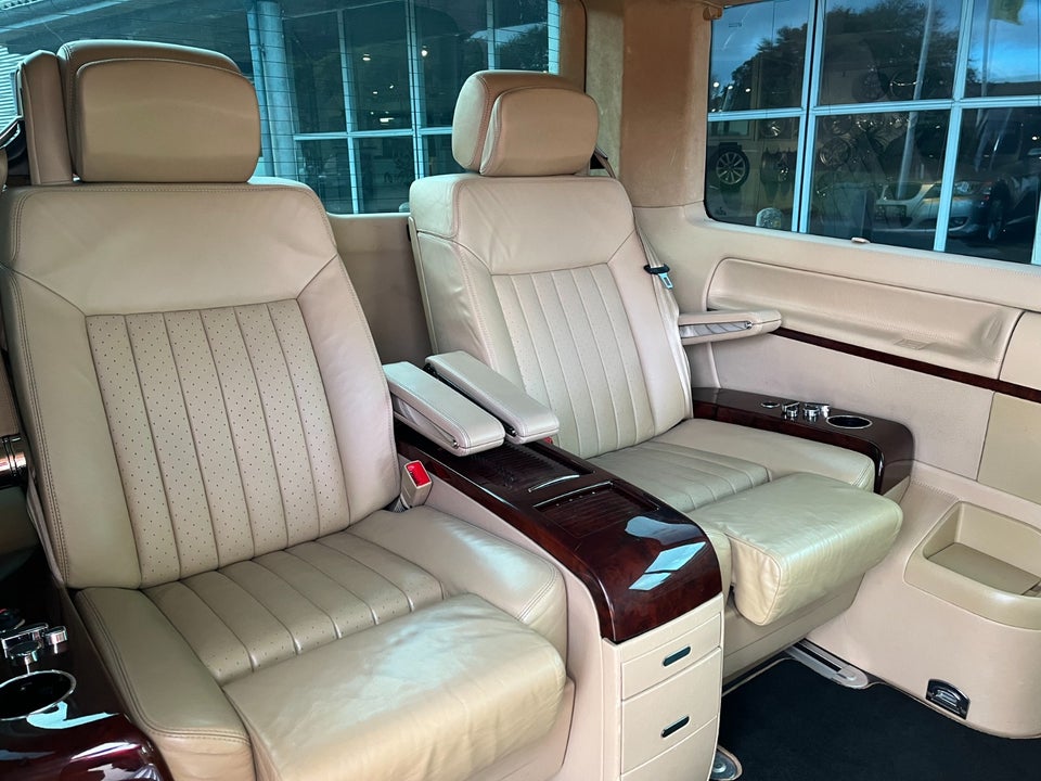 VW Multivan 2,5 TDi 174 Highline Tiptr. 5d