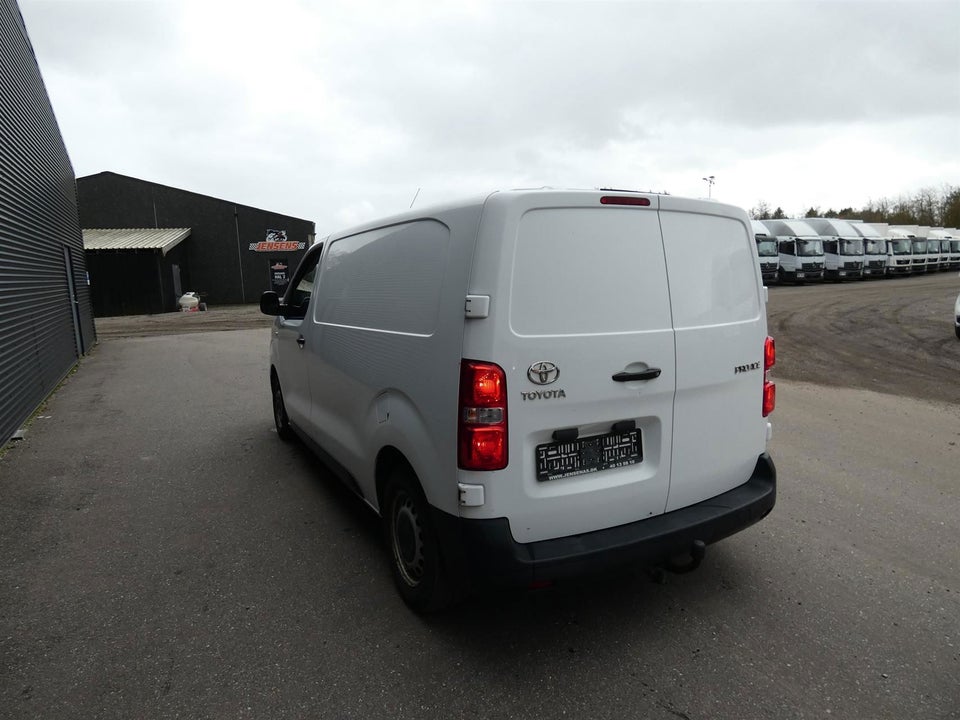 Toyota ProAce 1,6 D 95 Medium Base 5d