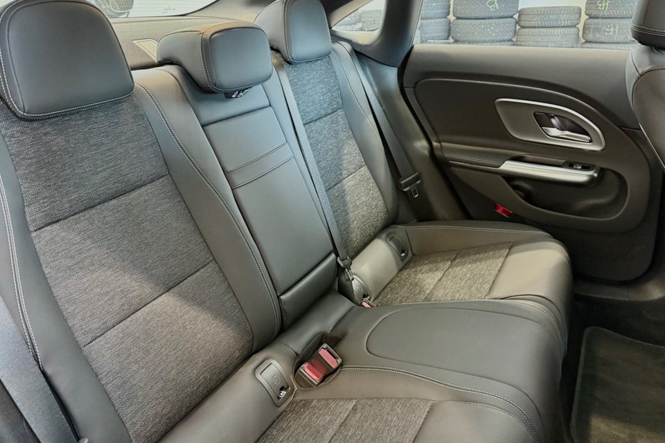 Mercedes CLA250+ EQ Progressive 4d