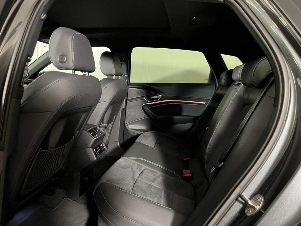 Audi e-tron 55 S-line quattro 5d