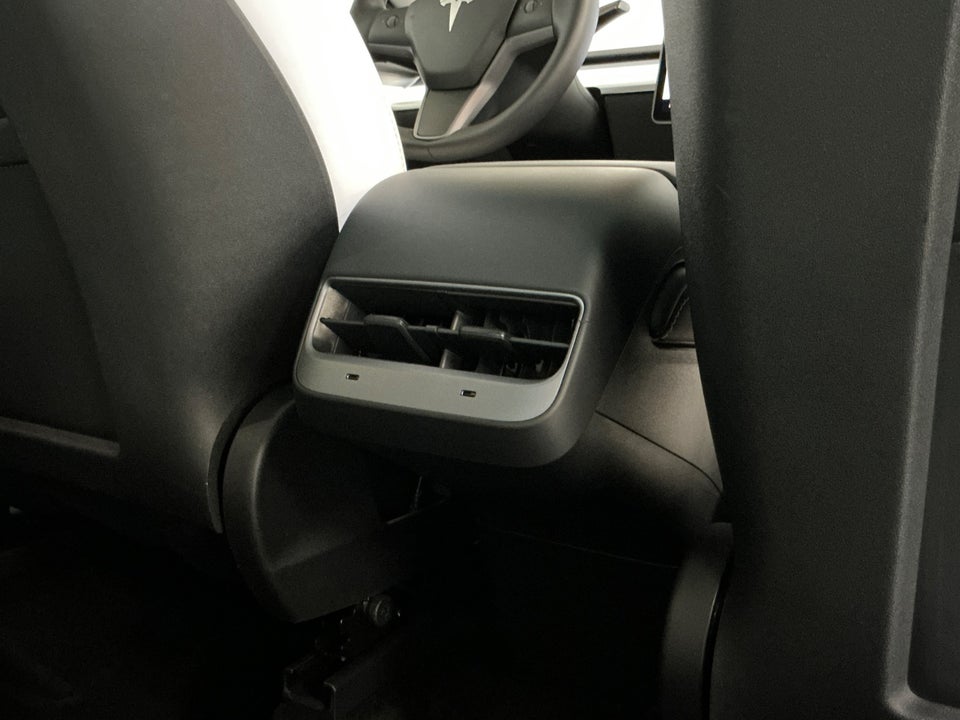 Tesla Model Y Long Range AWD 5d