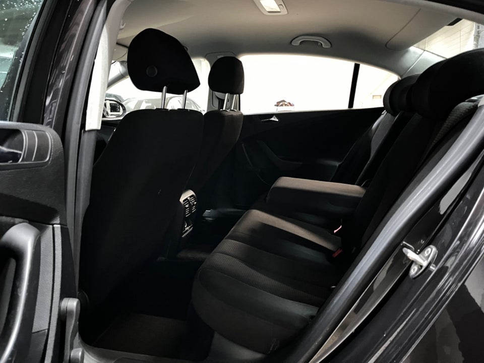 VW Passat 2,0 FSi Comfortline 4d