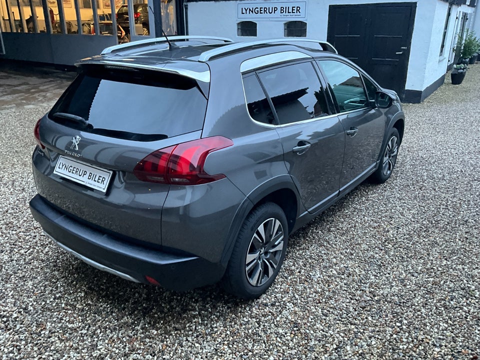 Peugeot 2008 1,2 PureTech 82 Selection Sky 5d