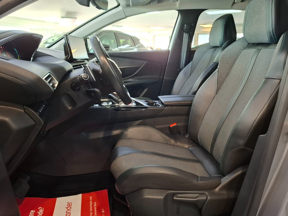 Peugeot 3008 1,6 Hybrid First Selection EAT8 5d
