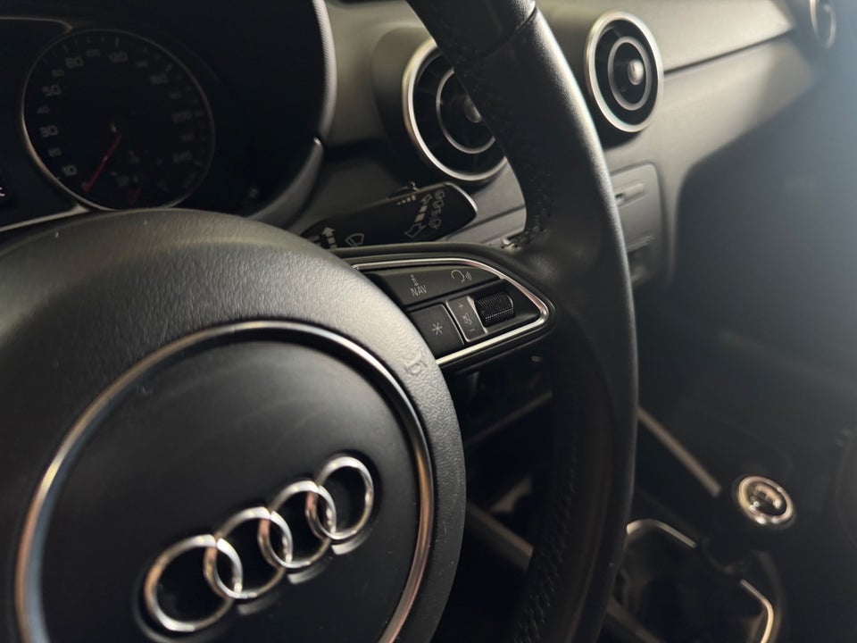 Audi A1 1,4 TFSi 122 Ambition Sportback 5d