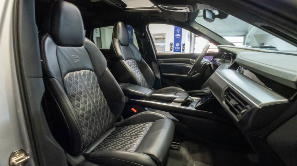 Audi e-tron 55 S-line quattro 5d