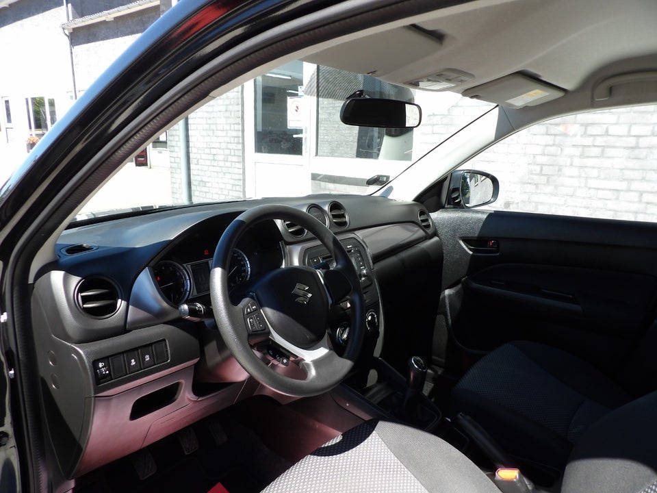 Suzuki Vitara 1,0 Boosterjet Club 5d