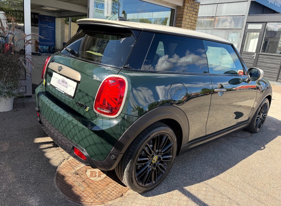 MINI Cooper SE Resolute Edition 3d