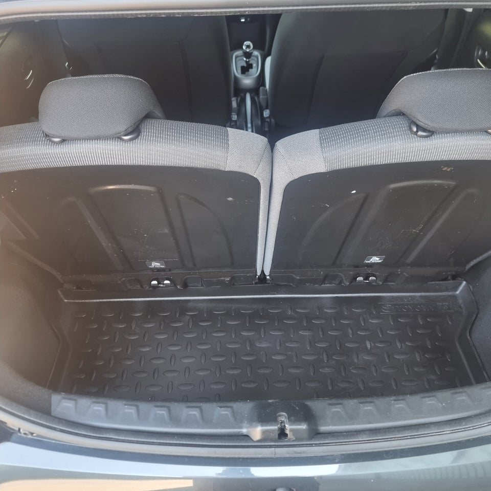 Toyota Aygo 1,0 VVT-i x-play x-shift 5d