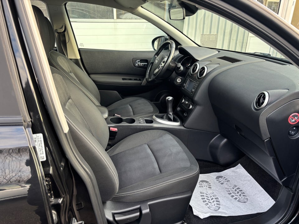 Nissan Qashqai 1,6 Acenta 5d