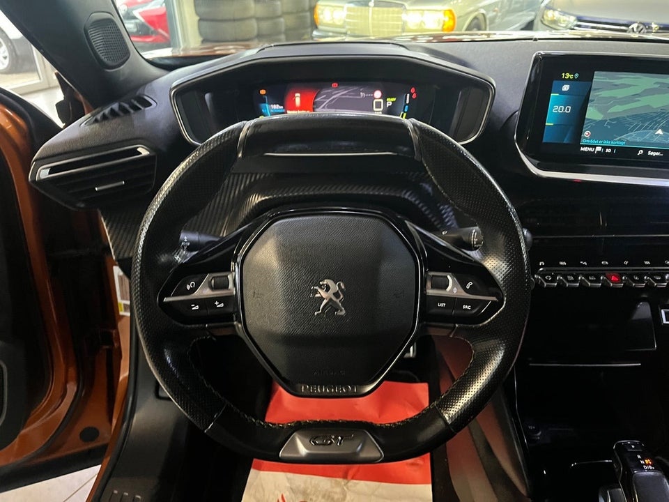 Peugeot e-2008 50 GT 5d