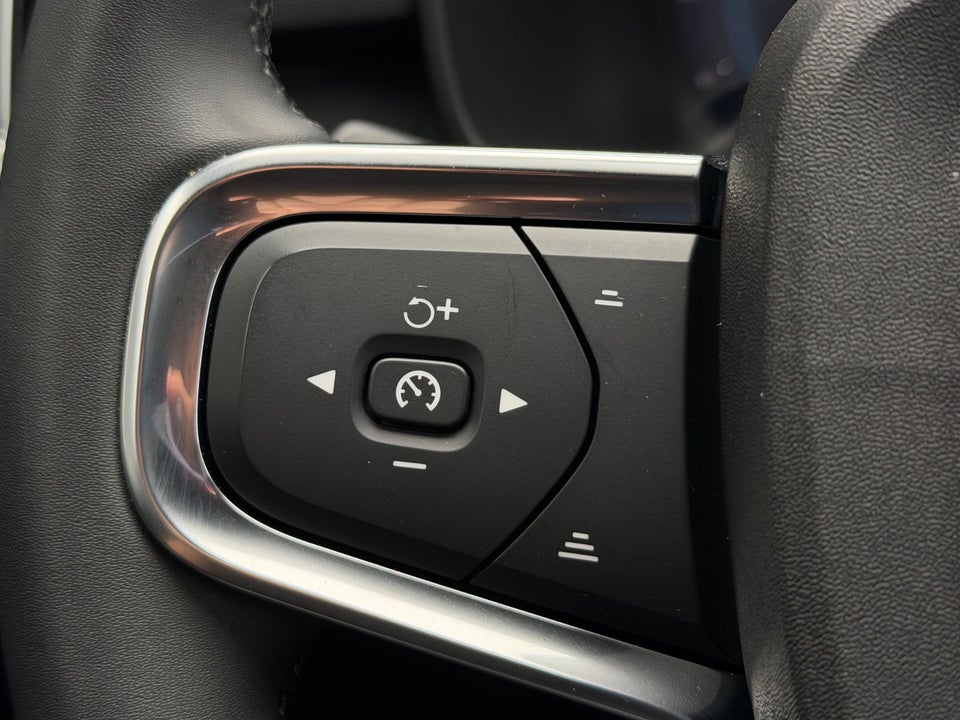 Volvo XC40 ReCharge Core 5d