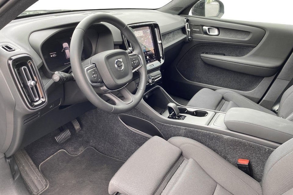 Volvo EX40 Extended Range Black Edition 5d