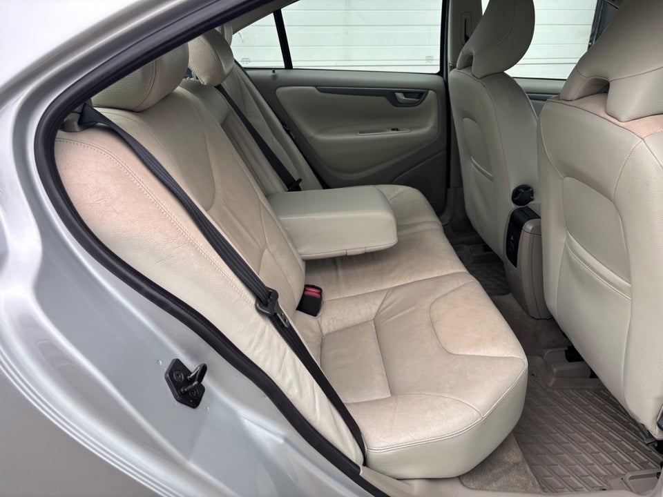 Volvo S60 2,4 140 aut. 4d