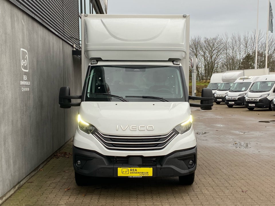 Iveco Daily 3,0 35S18 4100mm Box m/lift AG8