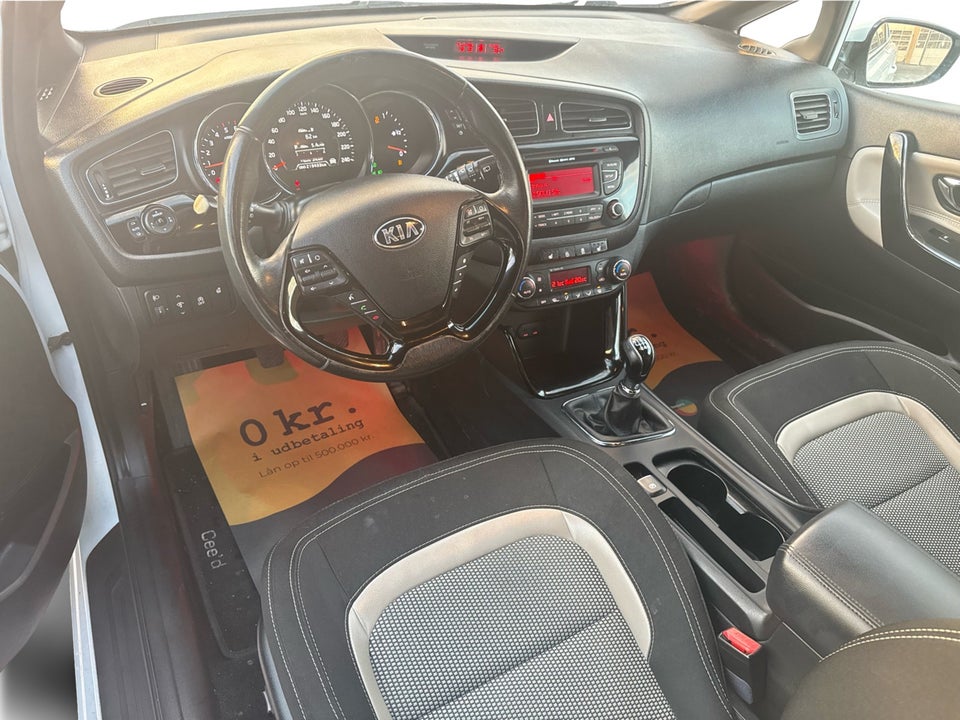 Kia ProCeed 1,6 CRDi 128 Premium 3d