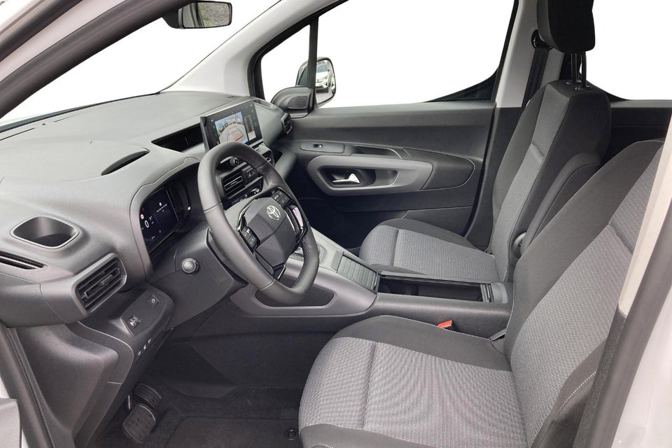 Toyota ProAce City Verso 50 Medium Family 5d
