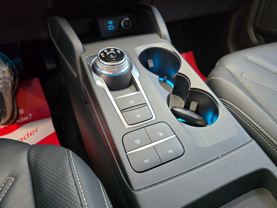 Ford Kuga 2,5 PHEV Vignale CVT 5d