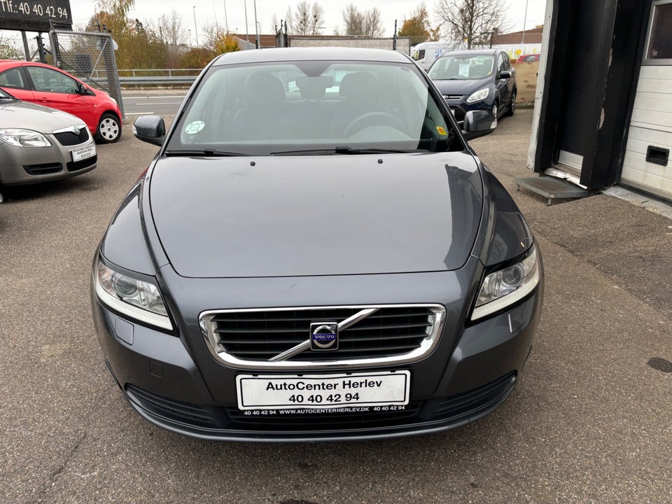 Volvo S40 1,8 Kinetic 4d