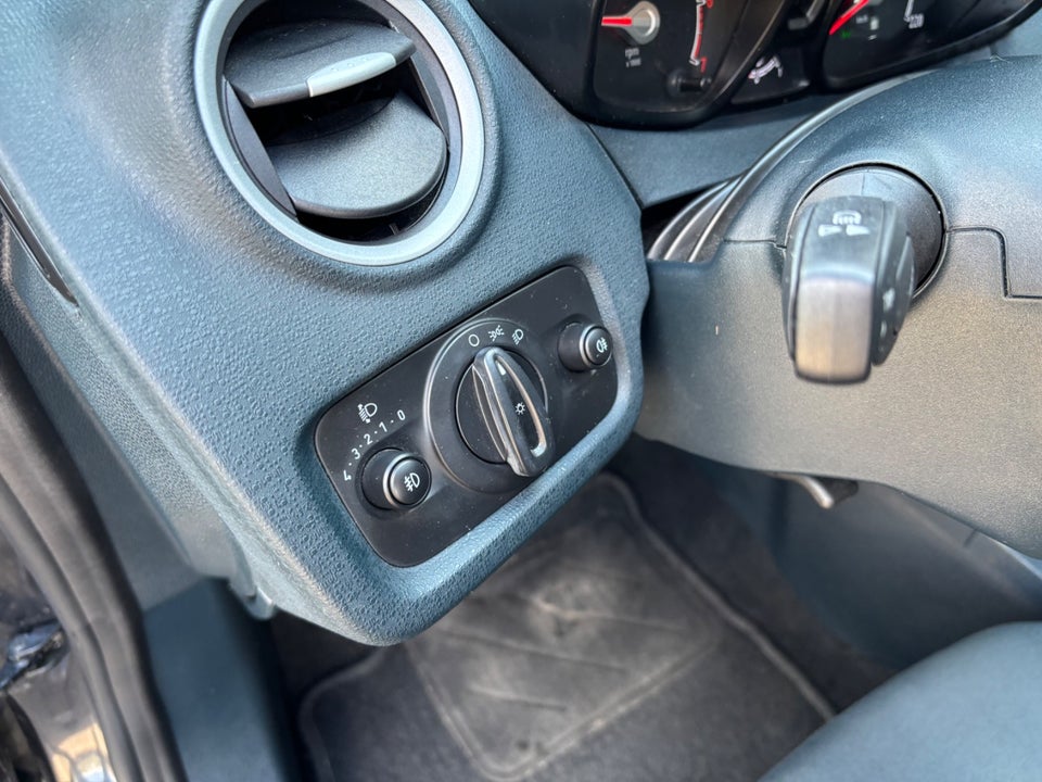 Ford Fiesta 1,25 60 Titanium 5d