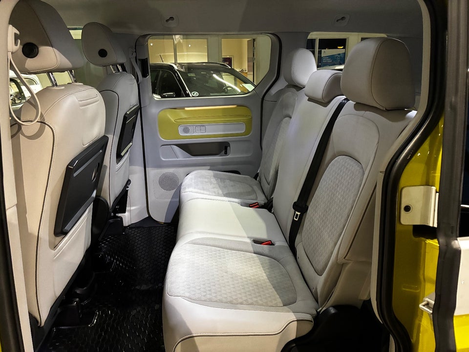 VW ID.Buzz 77 Pro SWB 5d