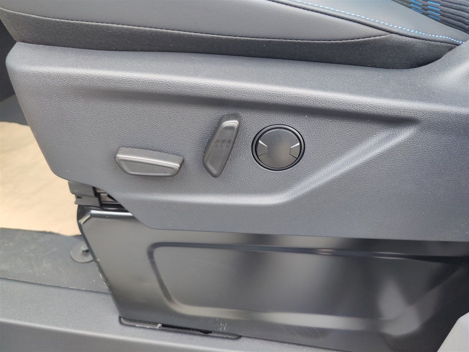 Ford E-Transit Custom 320L 64 Sport