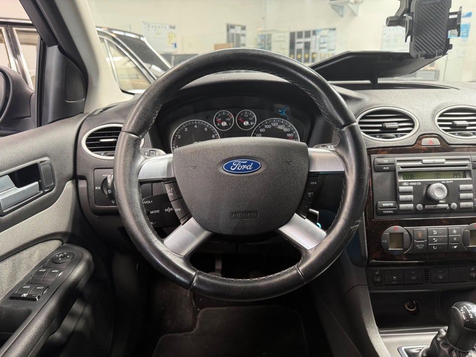 Ford Focus 1,6 Titanium 5d