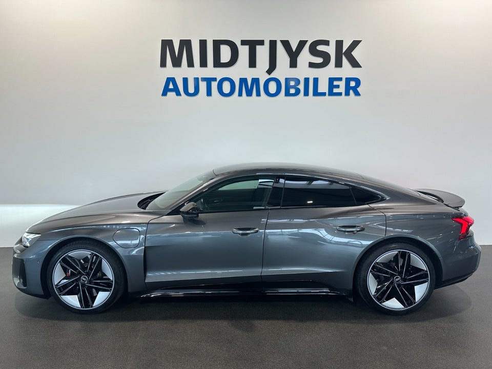 Audi e-tron GT quattro 4d