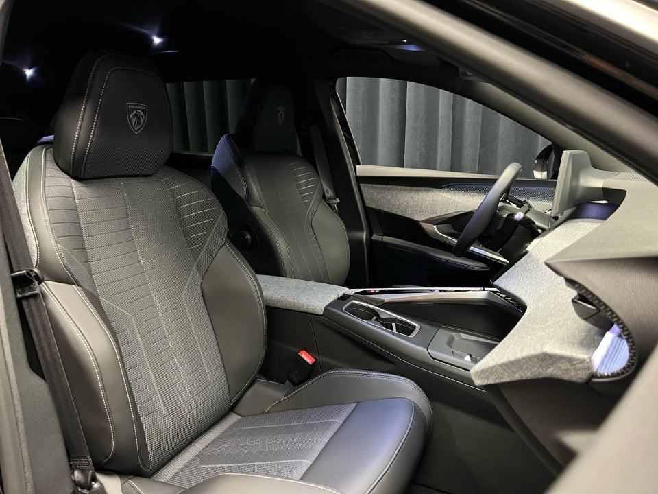 Peugeot e-5008 77 GT 7prs 5d