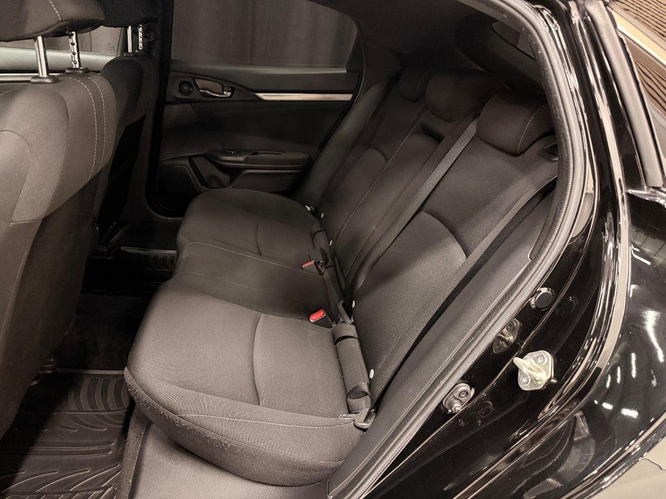 Honda Civic 1,0 VTEC Turbo Elegance CVT 5d