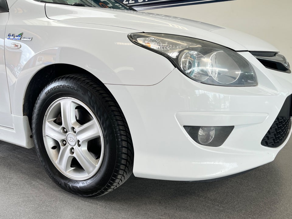 Hyundai i30 1,6 CRDi 90 Classic Sense Eco 5d