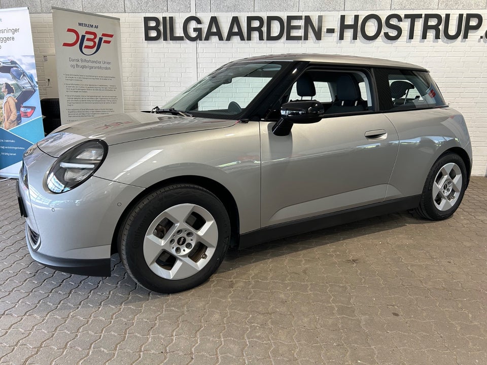 MINI Cooper SE Essential Trim 3d