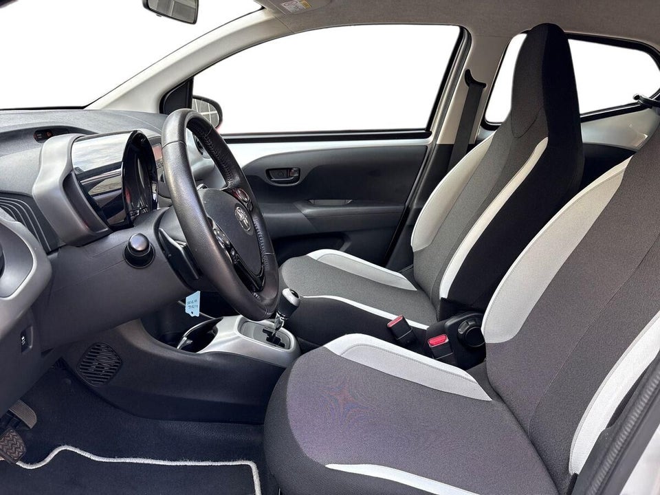 Toyota Aygo 1,0 VVT-i x-play x-shift 5d