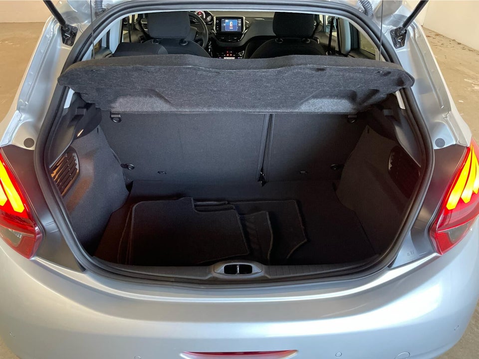 Peugeot 208 1,6 BlueHDi 100 Desire Sky 5d