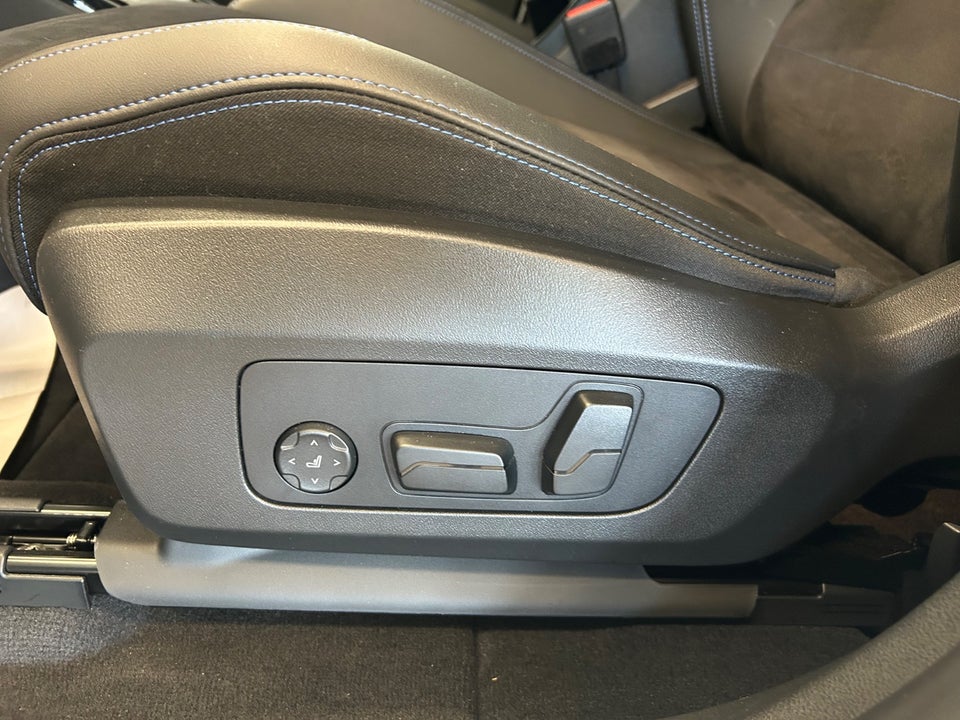 BMW iX1 xDrive30 Fully Charged M-Sport 5d