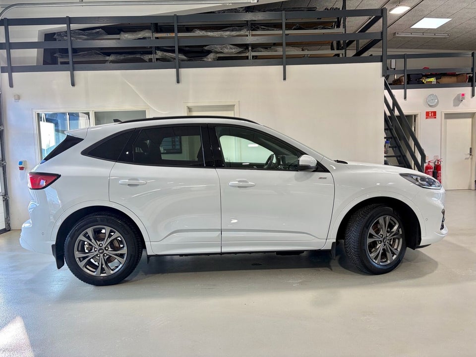 Ford Kuga 2,5 PHEV ST-Line X CVT 5d